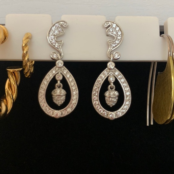 REPLIKATE Kate Middleton 0.75 Ct Round Stone Dangle Earrings in 925 Silver - Picture 2 of 2